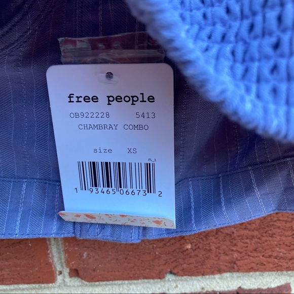 FREE PEOPLE WOMENS BLUE STRIPPED SLEEVELESS CROP TOP SIZE XS ADJUSTABLE STRAPS - Picture 6 of 8